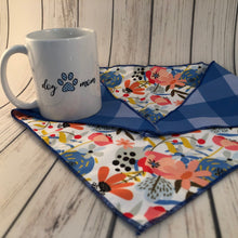 Load image into Gallery viewer, DOG TWINNING - Dog Mom - Blue Check and Floral Pattern REVERSIBLE Gift Pack - Mug and Bag and Dog Bandana
