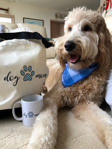 DOG TWINNING - Dog Mom - Blue Check and Floral Pattern REVERSIBLE Gift Pack - Mug and Bag and Dog Bandana